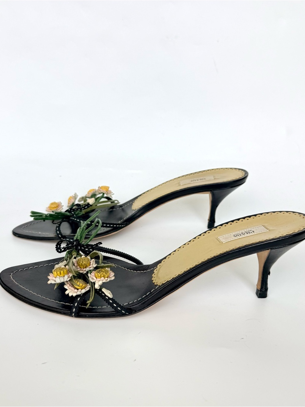 Vintage Prada Black kitten heel sandals with leather Flowers size 37.5 - Picture 3 of 6